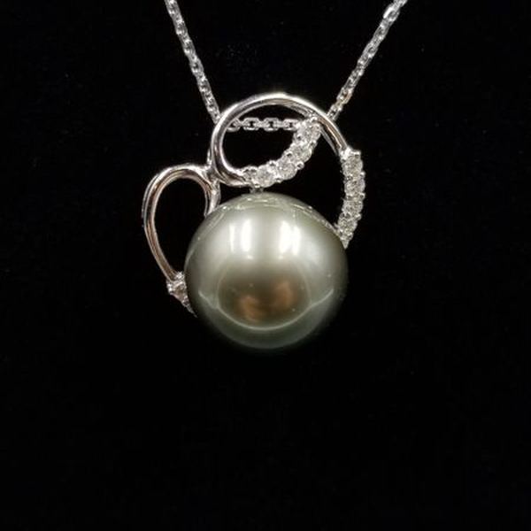 13.4MM Silver Grey Tahitian Pearl in 18kt White Gold Pendant with .35ct Diamonds