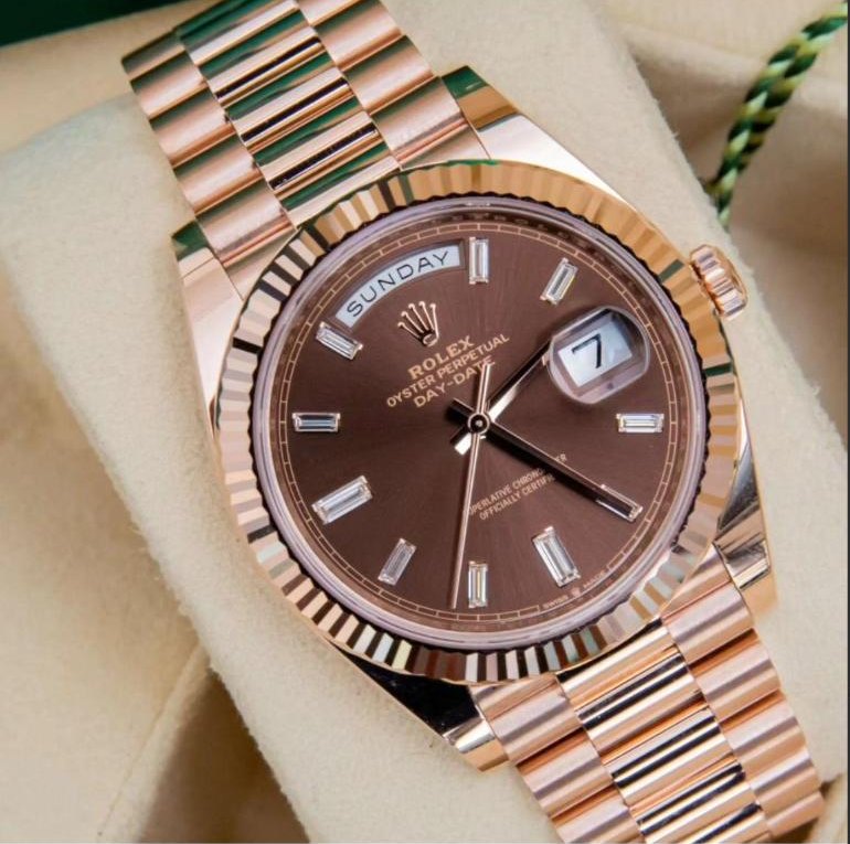 Rolex Day-Date 40 in 18kt Everose gold with a chocolate diamond dial